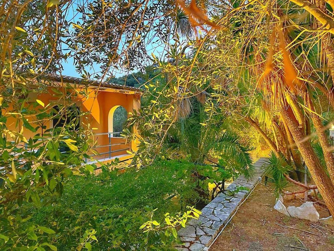 Silent Bay Apartments Katávolos 外观 照片