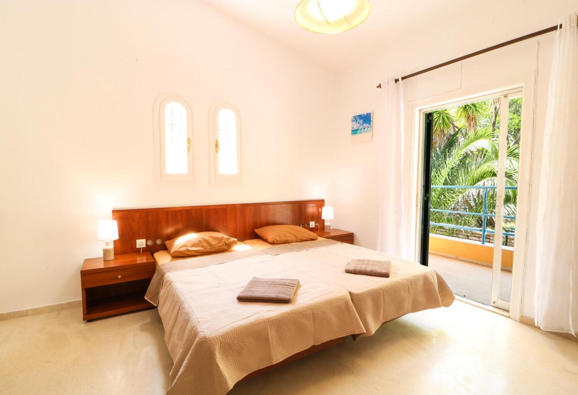 Silent Bay Apartments Katávolos 外观 照片