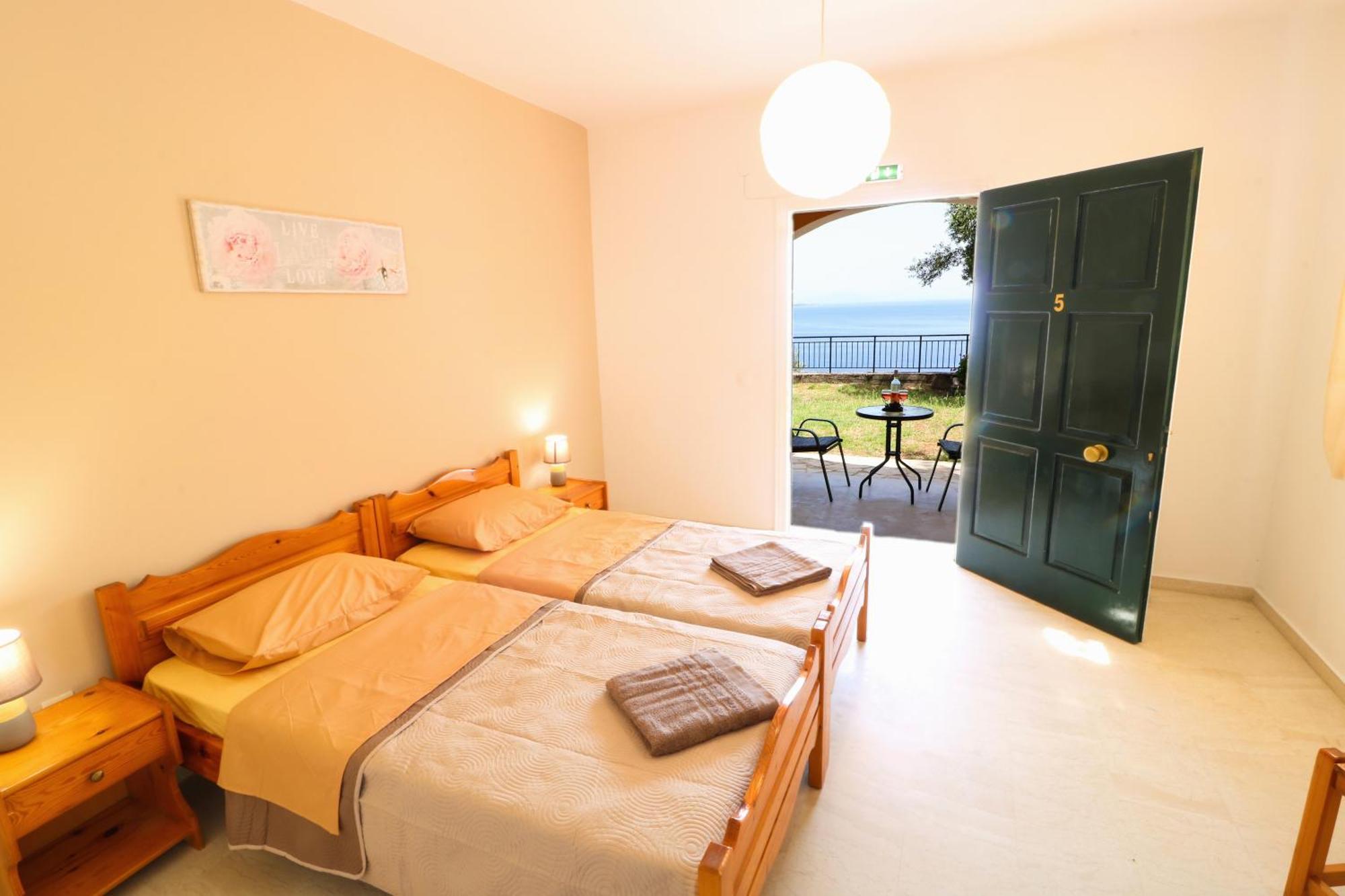 Silent Bay Apartments Katávolos 外观 照片