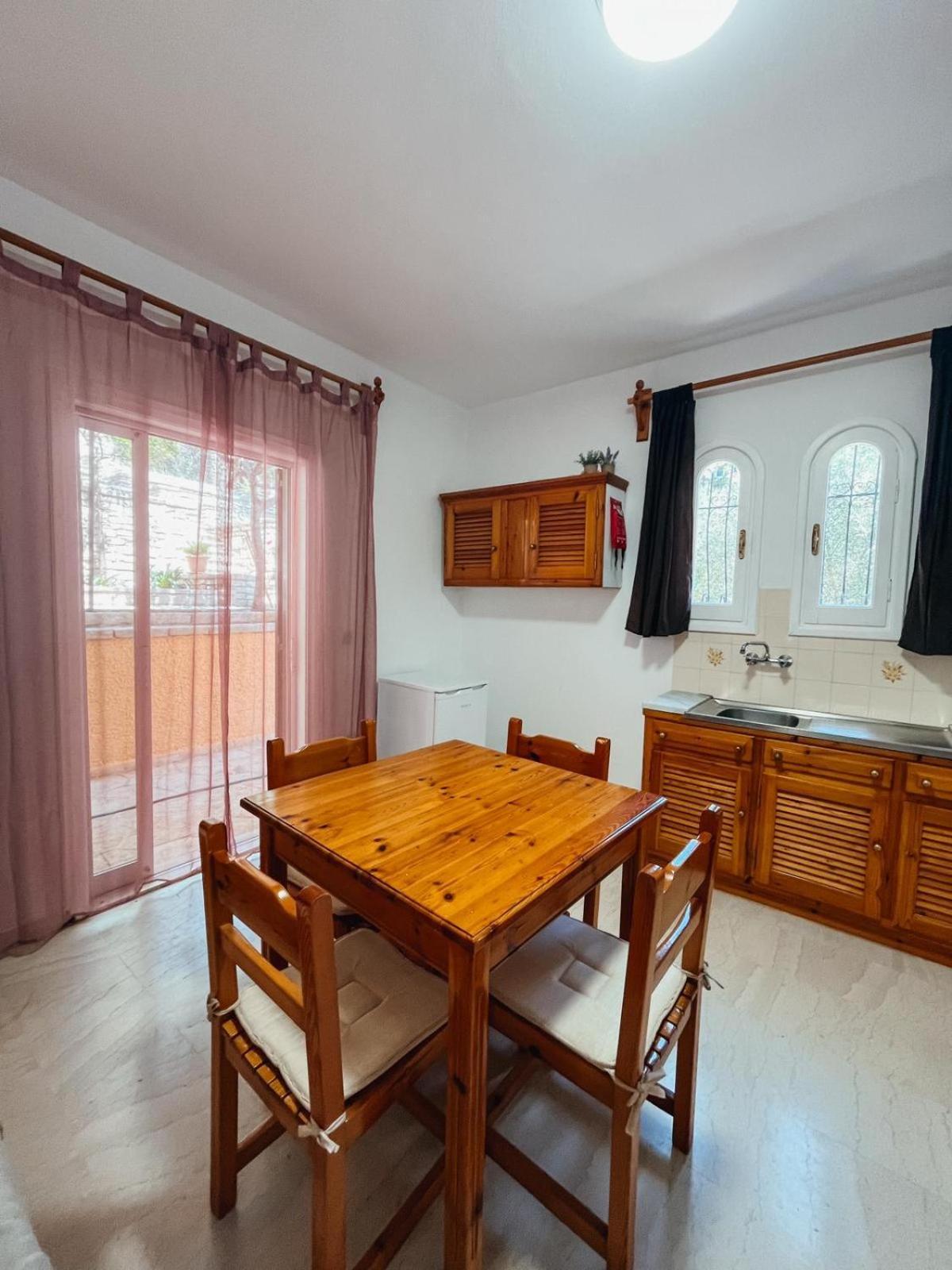 Silent Bay Apartments Katávolos 外观 照片