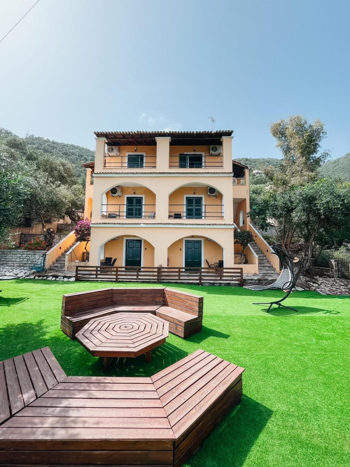 Silent Bay Apartments Katávolos 外观 照片