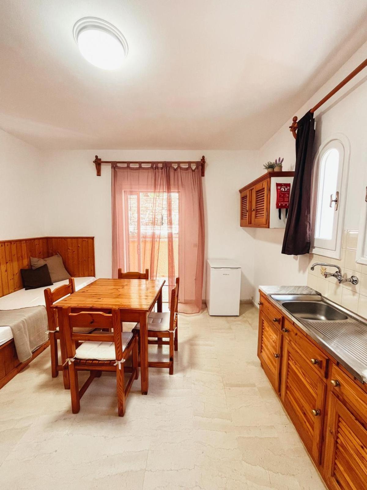 Silent Bay Apartments Katávolos 外观 照片