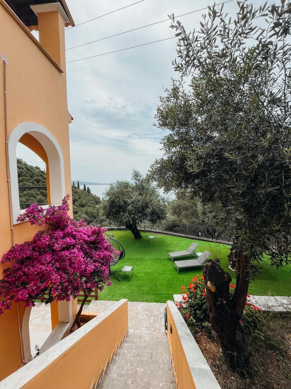 Silent Bay Apartments Katávolos 外观 照片